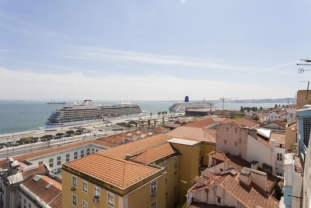 Joivy Bright 2Br Apt With River Views &Balcony In Alfama, Moments From Santa Apolonia Train Station Appartement Lissabon
