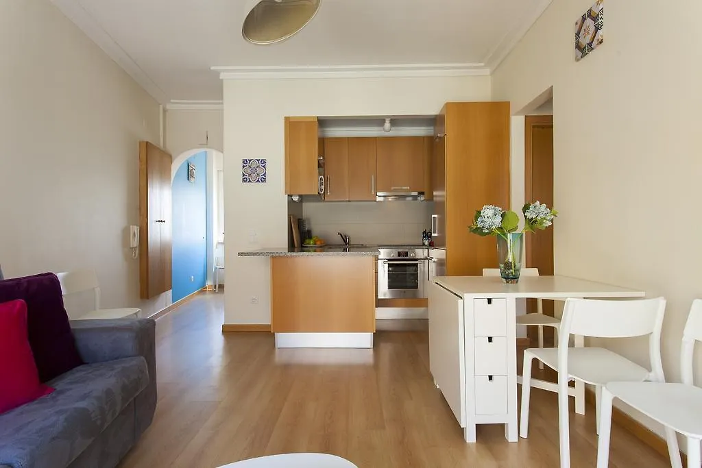 Joivy Bright 2Br Apt With River Views &Balcony In Alfama, Moments From Santa Apolonia Train Station Appartement Lissabon Portugal