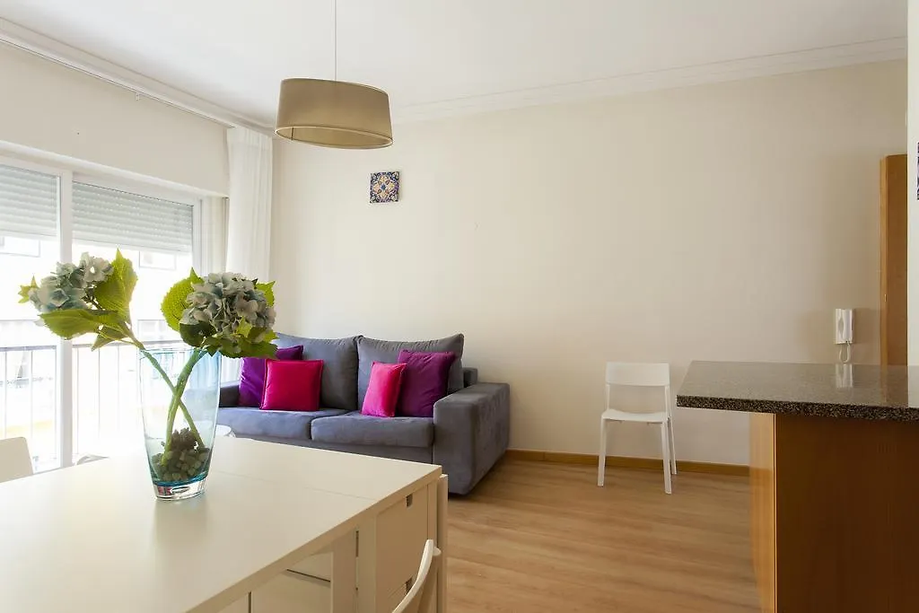 Joivy Bright 2Br Apt With River Views &Balcony In Alfama, Moments From Santa Apolonia Train Station Appartement Lissabon Portugal