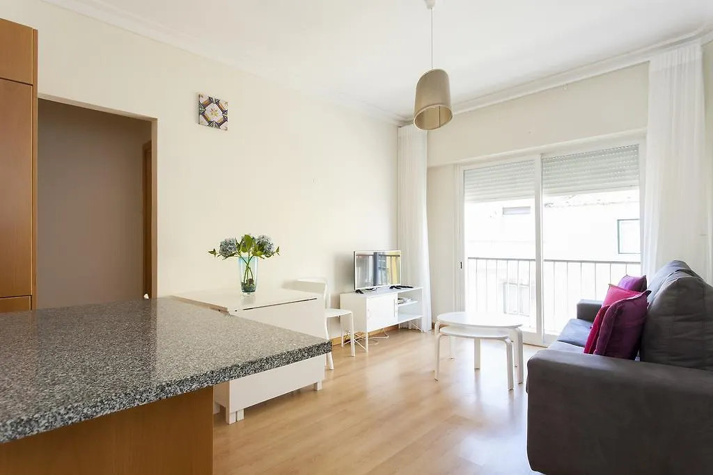 Joivy Bright 2Br Apt With River Views &Balcony In Alfama, Moments From Santa Apolonia Train Station Appartement Lissabon 0*,  Portugal